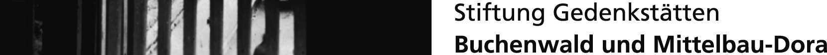 Logo: Links ein Detailbild von Gitterstäben in schwarz-weiß, daneben der Schriftzug: Stiftung Gedenkstätten Buchenwald und Mittelbau-Dora