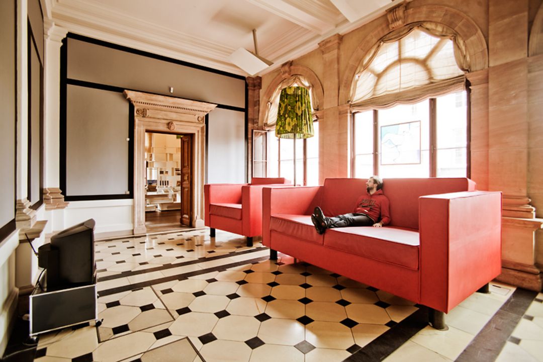 Pipilotti Rist, Das Zimmer (Weimar Version), 1994/98 (© Pipilotti Rist and Hauser & Wirth)