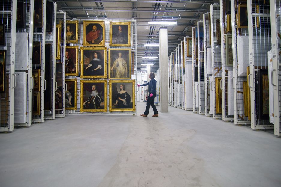 Das Gemäldearchiv im Zentralen Museumsdepot