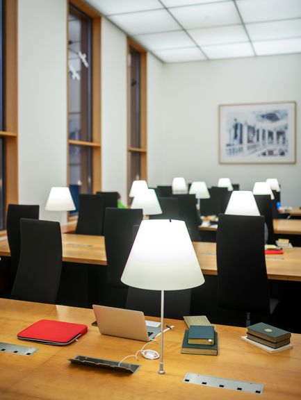 Salle de lecture au centre d'études
