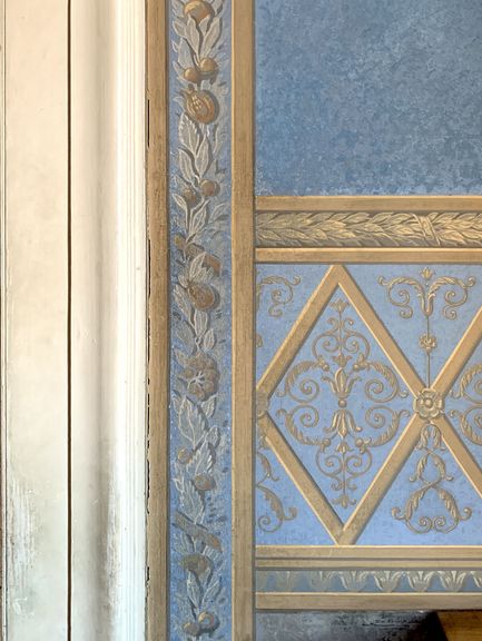 Detail der Wandfassung im Junozimmer mit Abnutzungsschäden