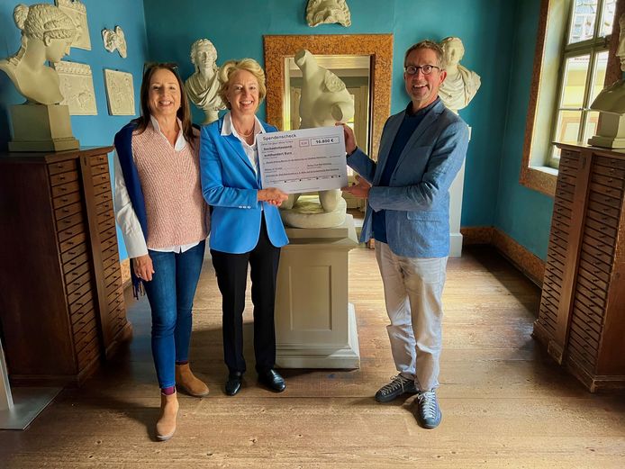 Spendenübergabe in Goethes Wohnhaus