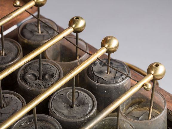 Battery Leidener bottles