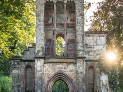 Die Ruine des Tempelherrenhauses im Abendlicht