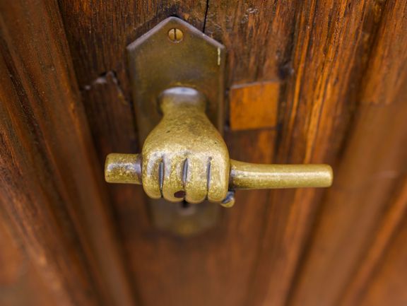 Goethes Wohnhaus: Detailaufnahme des Türgriffs