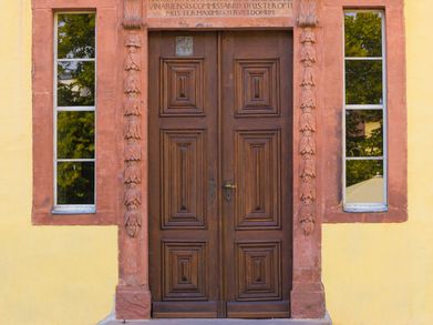 Detailaufnahme der Eingangstür zu Goethes Wohnhaus in Weimar