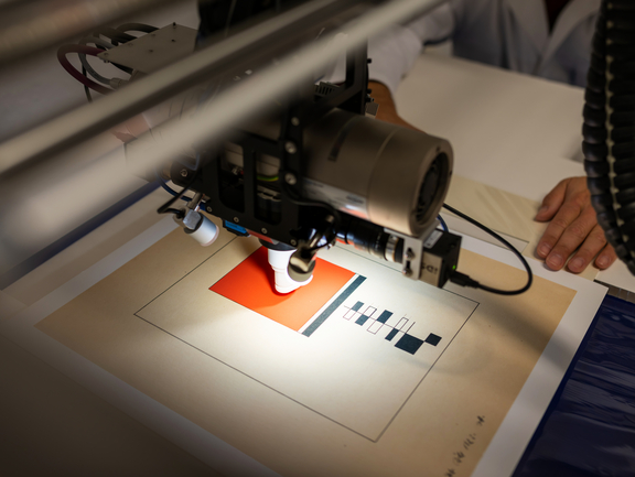 Conservatorial analysis of a graphic artwork