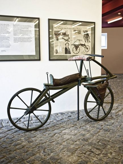  Laufmaschine des Erbgroßherzogs Carl Friedrich von Sachsen-Weimar-Eisenach, Wagnermeister Johann Frey, mit Lizenzmarke von Karl Freiherr von Drais, Mannheim, 1818 