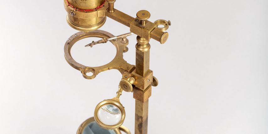 Mikroskop aus Messing, um 1800