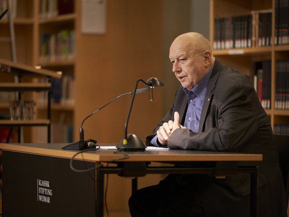 Thomas Thieme im Bücherkubus der Herzogin Anna Amalia Bibliothek, 08.11.2022