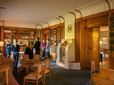 Bibliotheks- und Vortragsraum mit Interieur von Henry van de Velde