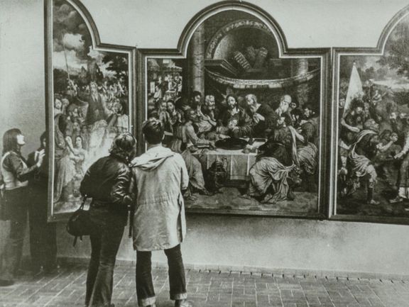 SW-Foto einer Besuchergruppe im Schlossmuseum 1985