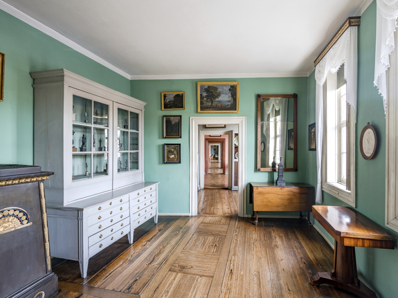 Raumflucht in Richtung Urbinozimmer