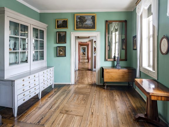 Raumflucht in Richtung Urbinozimmer