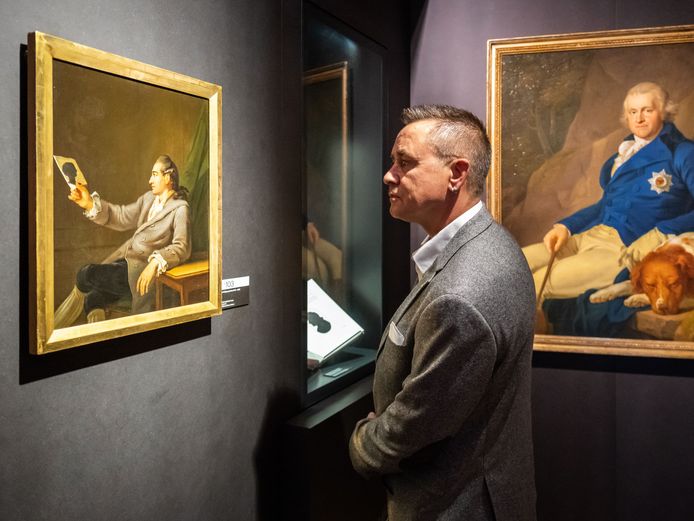 Besucher vor einem Porträt Goethes