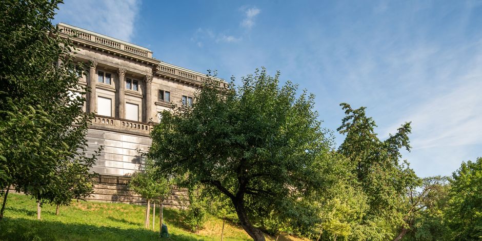 Die Streuobstwiese vor dem Goethe- und Schiller-Archiv