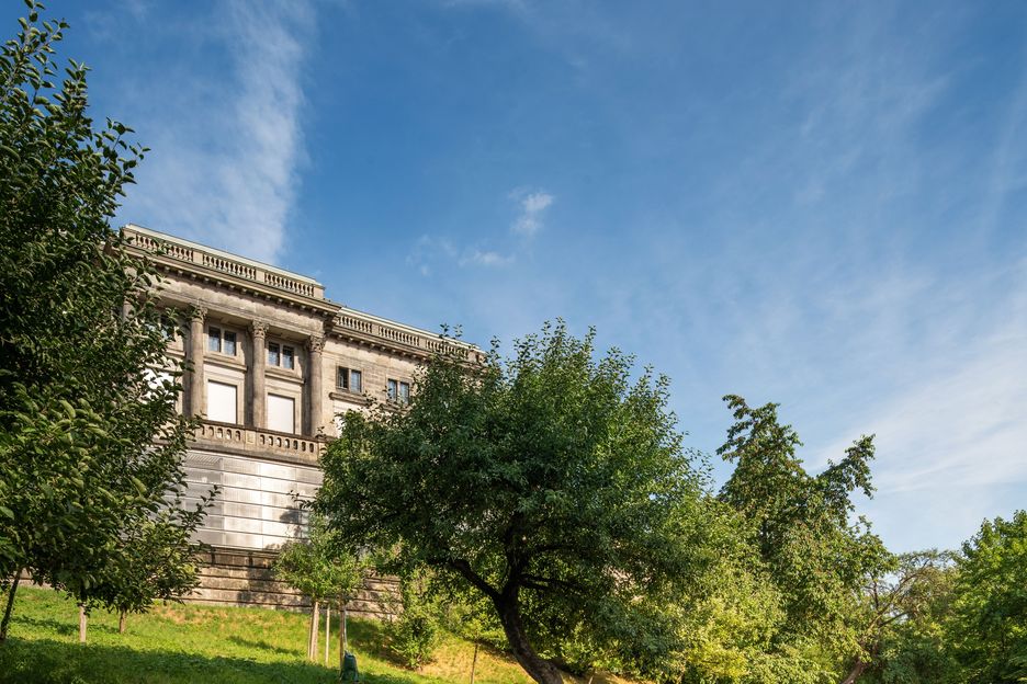 Die Streuobstwiese vor dem Goethe- und Schiller-Archiv