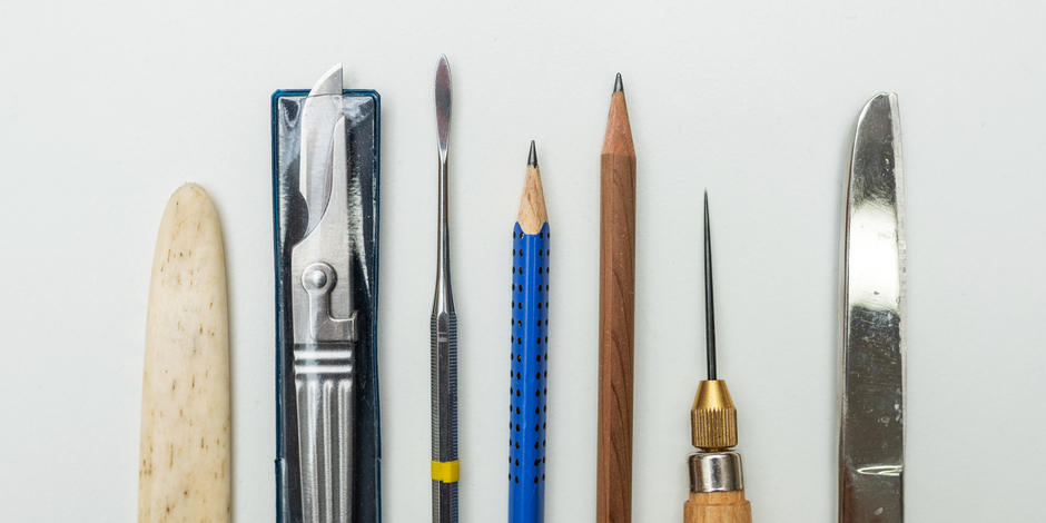 Werkzeuge für die Handschriftenrestaurierung
