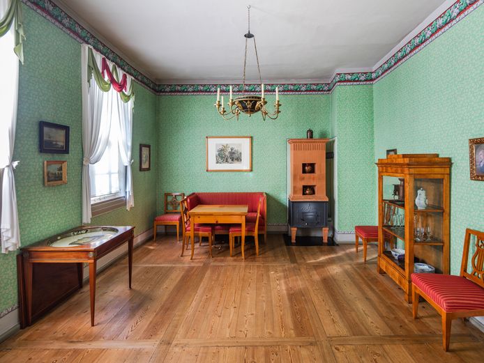 Wohn- und Esszimmer der Familie Schiller