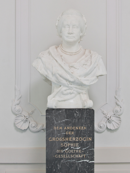 Eine Büste der Großherzogin Sophie von Sachsen-Weimar-Eisenach erstellt von Karl August von Donndorf (1898)