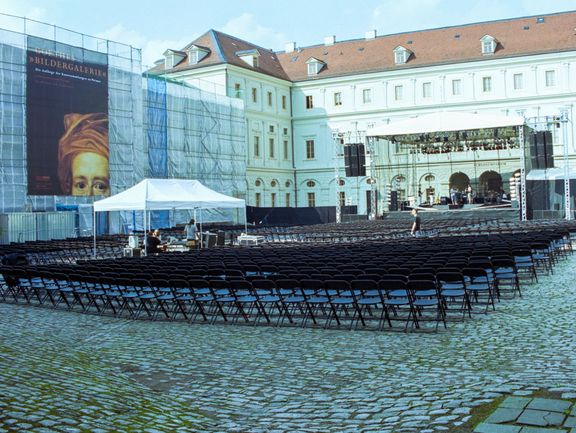 Goethe Geburtstag amFarb-Foto: 28.08.2002 Mozartband Open Air Konzert im Hof des Residenzschlosses