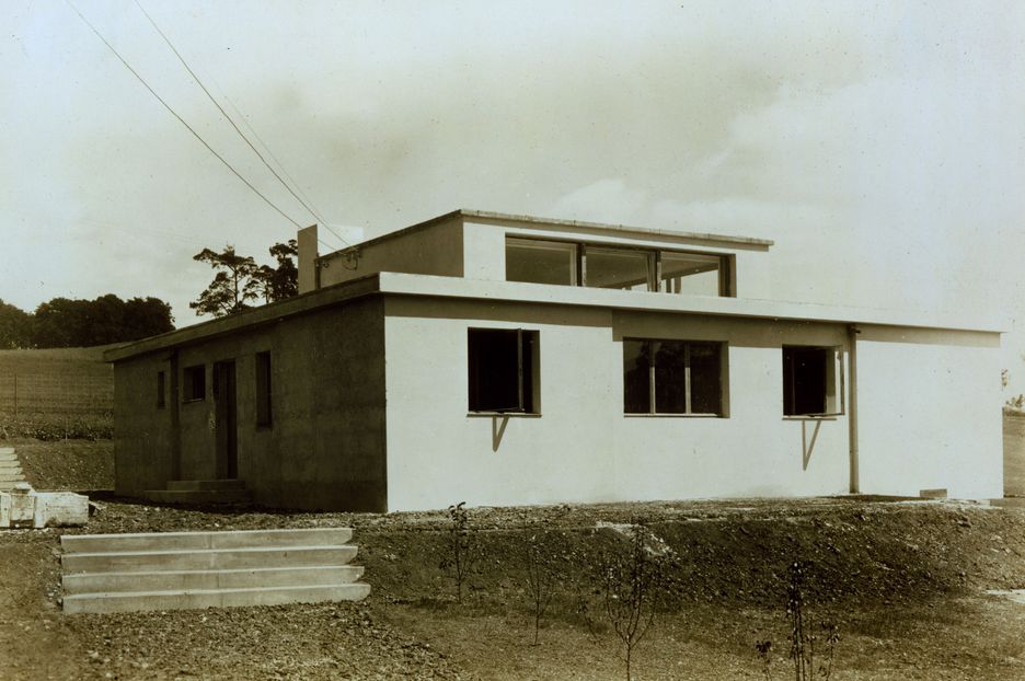 Fotografie von einem Haus im Bauhaus-Stil