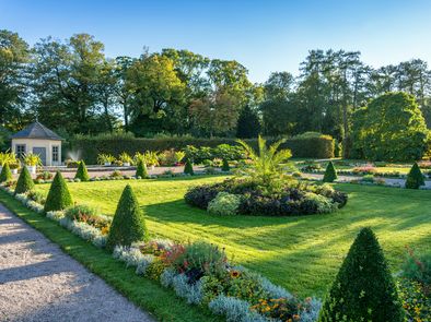 Blumenrabatten im Schlosspark Belvedere