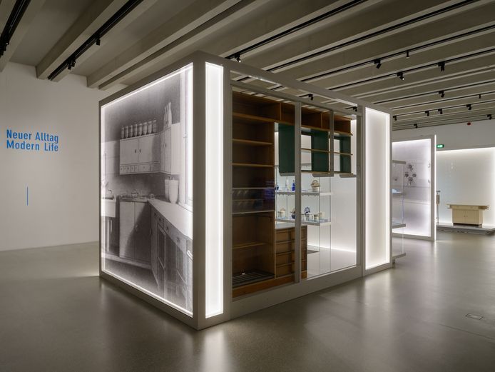 Blick in die Ausstellung Bereich „Neuer Alltag“