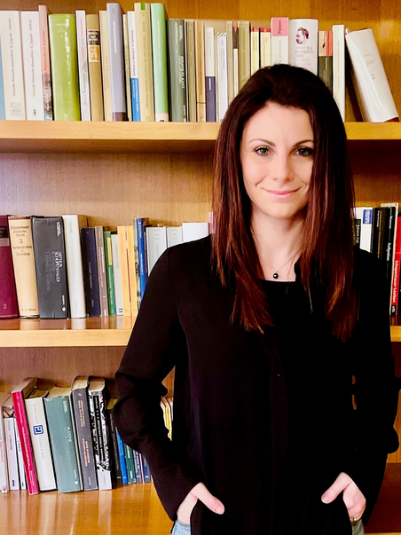 Porträtfoto von Simona Apollonio, Nietzsche-Fellow 2023. 