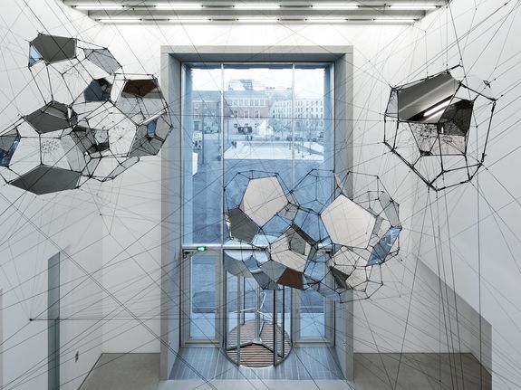 »Sundial for Spatial Echoes« von Tomás Saraceno