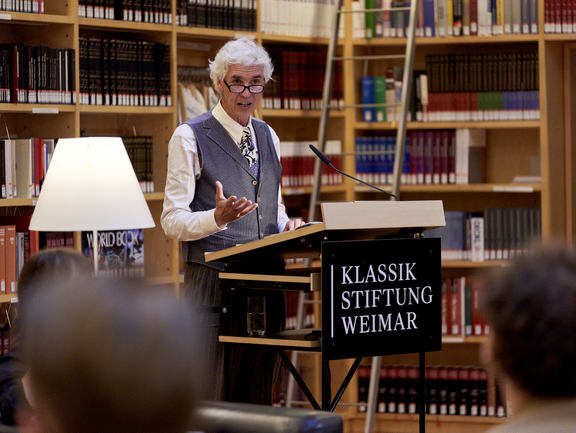 Lorenz Engell im Bücherkubus der Herzogin Anna Amalia Bibliothek, 07.10.2021