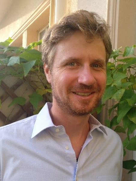 Porträtfoto von Christoph Klose, Weimar-Fellow 2023. 