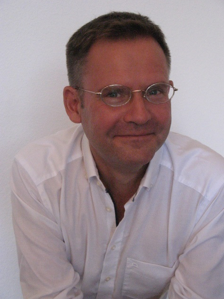 Porträtfoto von Ralf Lützelschwab, Weimar-Fellow 2023