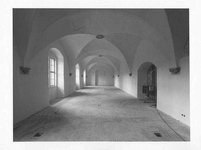 Blick in den leeren Renaissancesaal der Herzogin Anna Amalia Bibliothek Weimar im Zustand von 2007