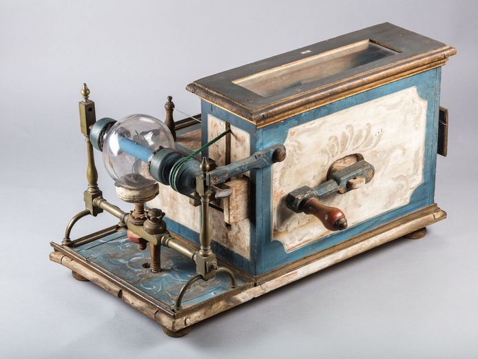 Abenteuer der Vernunft Kugelelektrisiermaschine aus Goethes Sammlungen, 1. Hälfte 18. Jahrhundert