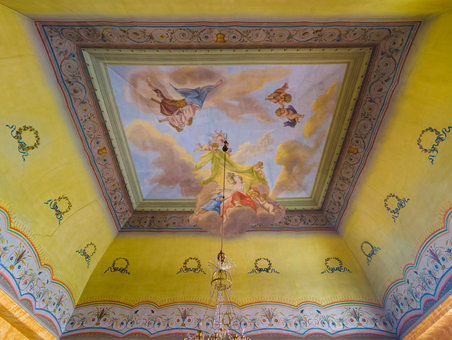 Deckengemälde im Festsaal