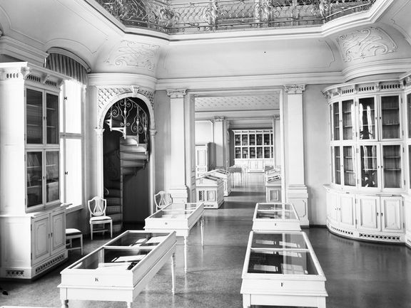 Ein Foto der früheren Beletage von 1954, heute ist es die Petersen-Bibliothek