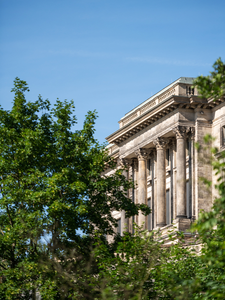 Fassadenansicht des Goethe- und Schiller-Archivs aus Richtung Westen