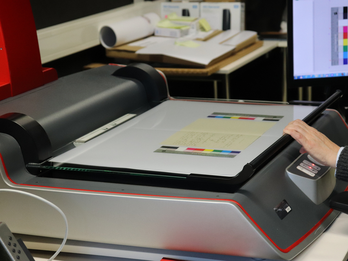 Scanner in der Digitalisierungswerkstatt des Goethe- und Schiller-Archivs